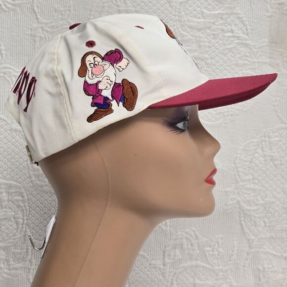 Vintage 90s Disney Snow White Embroidered Grumpy Hat Maroon White Old English - Picture 1 of 8